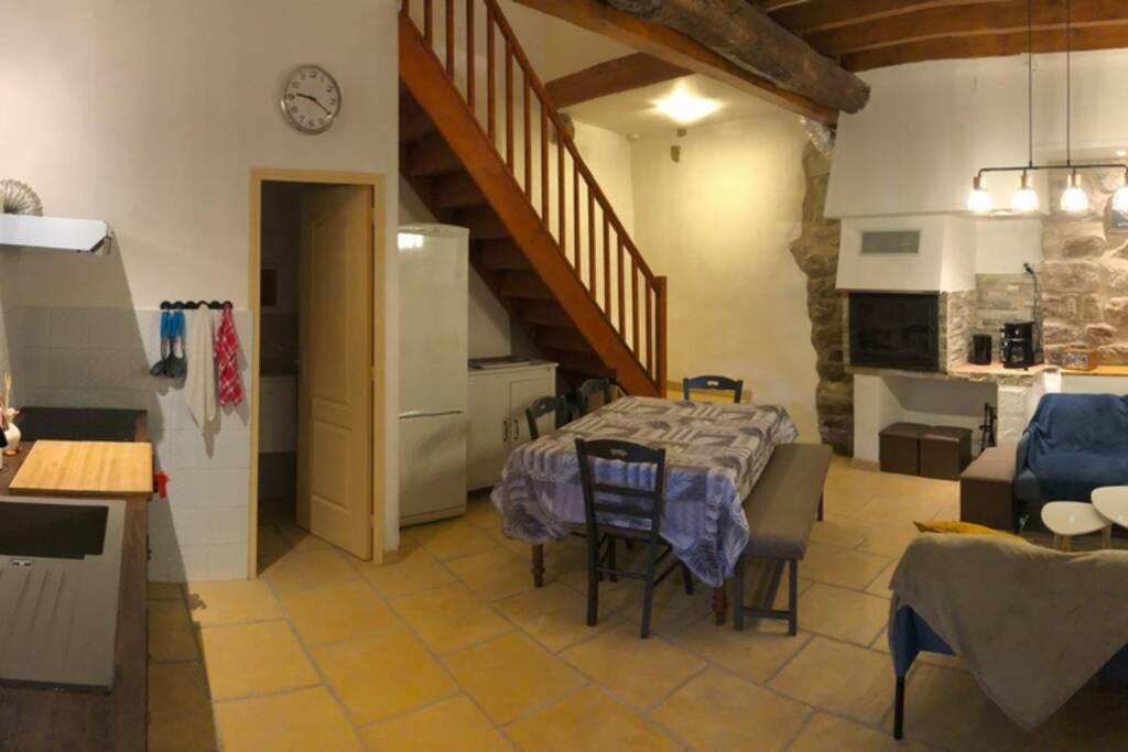 Les Maisons Du Conflent, Maisons Familiales En Pierre Au Coeur Des Remparts Вільфранш-де-Конфлан Екстер'єр фото